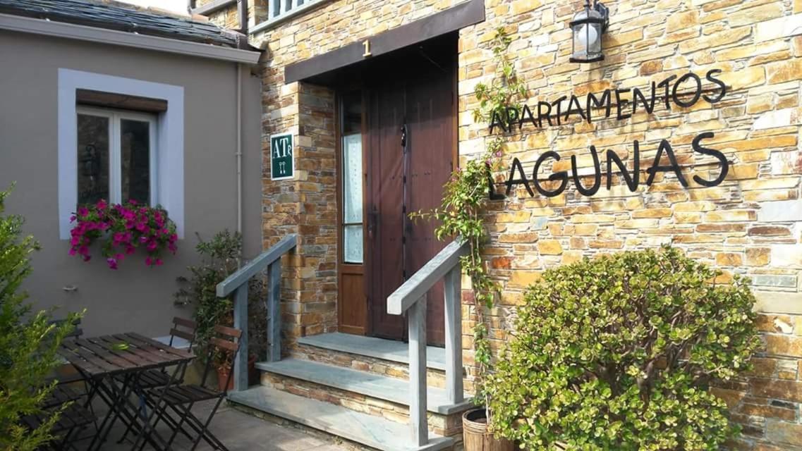 Apartamentos Lagunas Castropol Eksteriør billede
